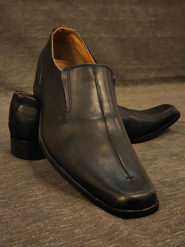 Stylish Black Leather Slip-On Shoes - Image 2