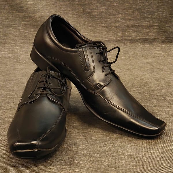 Black Leather Shoes In Lace & Slip-On Style