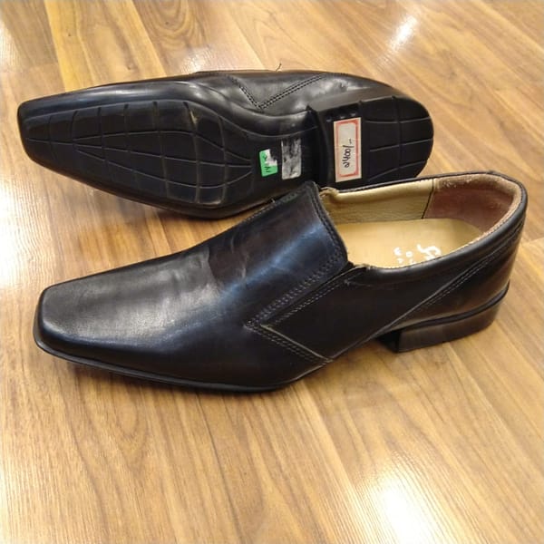 Classic Black Leather Slip-On Shoe - Image 2